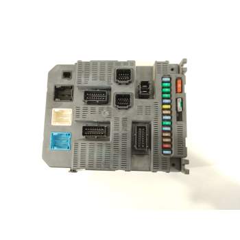 CAJA RELES / FUSIBLES 9663798280 BSI2004P0600
