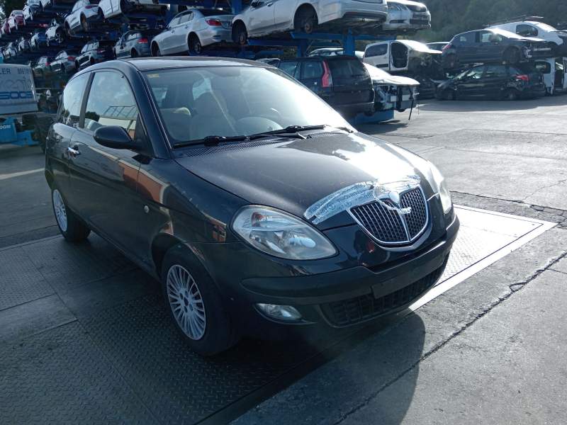 lancia ypsilon (843_) del año 2004