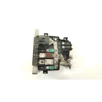 CAJA RELES / FUSIBLES 8200520034 