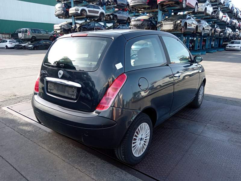 lancia ypsilon (843_) del año 2004