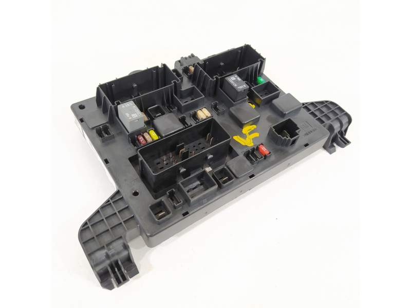 CAJA RELES / FUSIBLES 13343950 365927271 1110078AC
