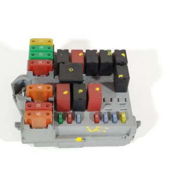 CAJA RELES / FUSIBLES 51790930 