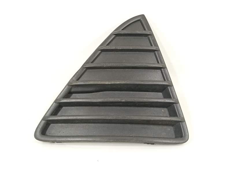 REJILLA PARAGOLPES DERECHA BM5117K946A 