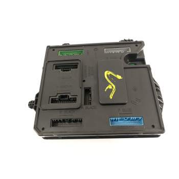 CAJA RELES / FUSIBLES 284B13640R 