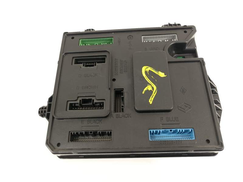 CAJA RELES / FUSIBLES 284B13640R 