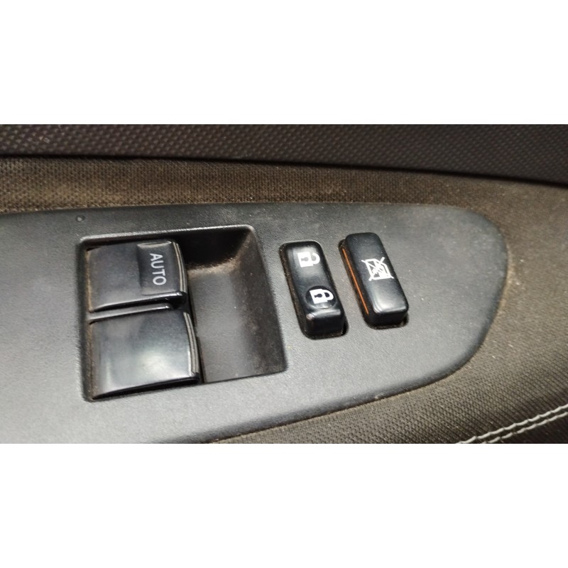 Recambio de mando elevalunas delantero izquierdo para toyota auris sport referencia OEM IAM   