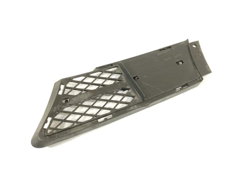 REJILLA PARAGOLPES DERECHA 51117134082 