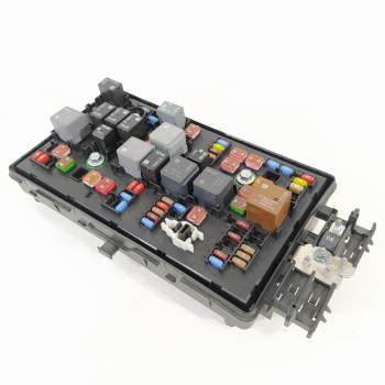CAJA RELES / FUSIBLES 13275881 13222782 13255300