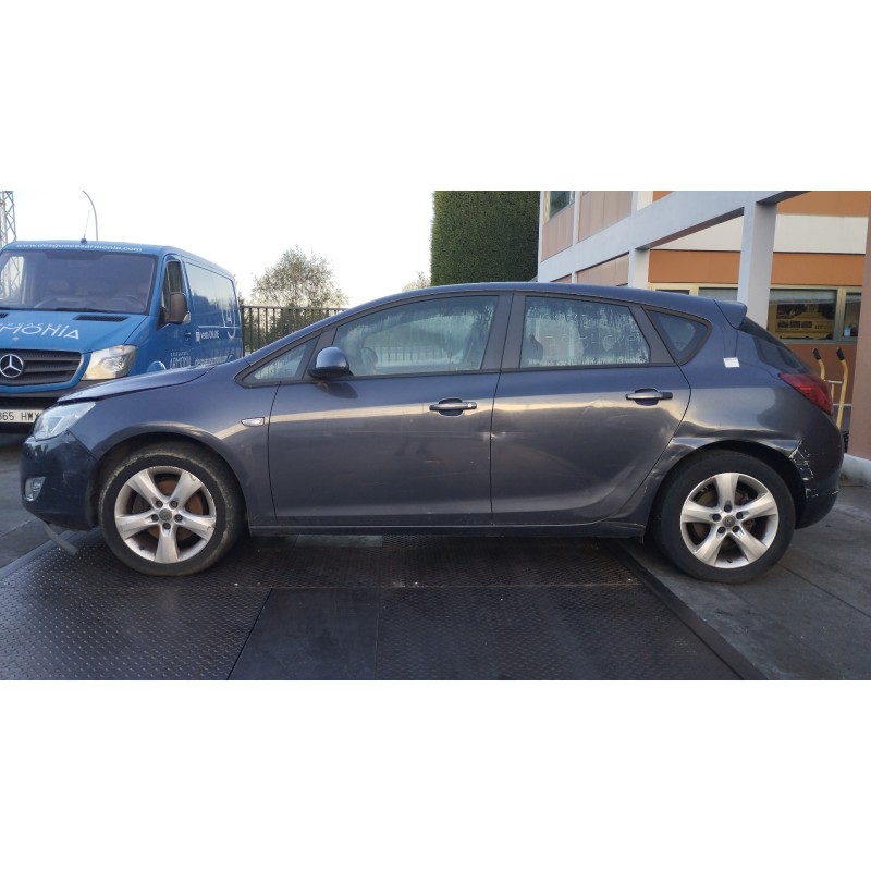 opel astra j lim. del año 2010