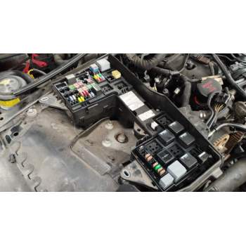 CAJA RELES / FUSIBLES AX2314290JB 