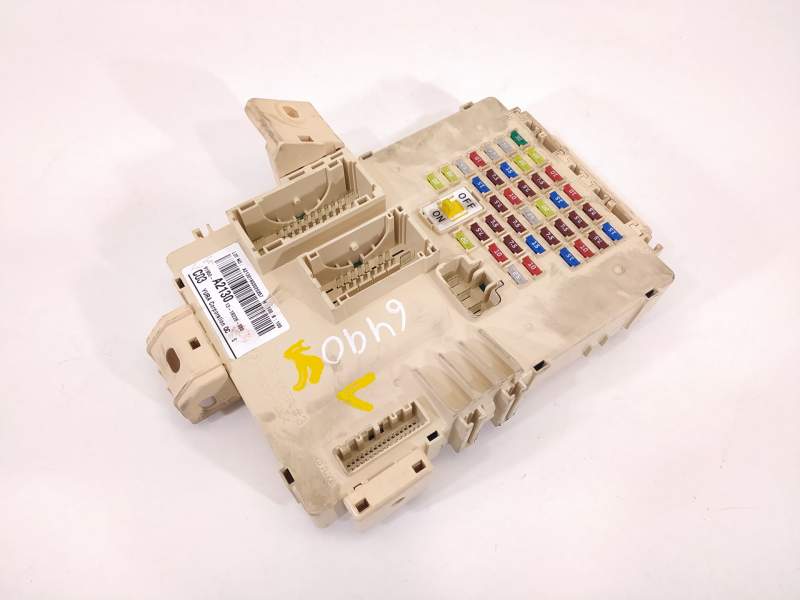 CAJA RELES / FUSIBLES 91950A2130 