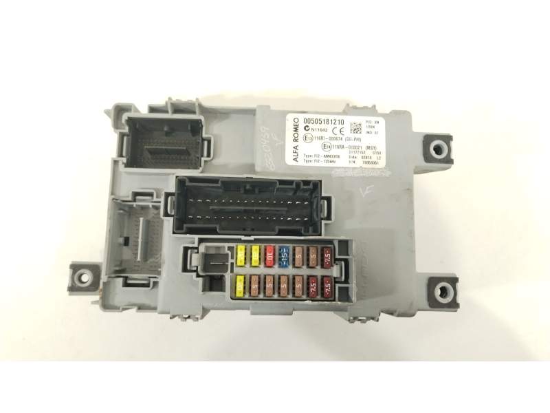 CAJA RELES / FUSIBLES 00505181210 