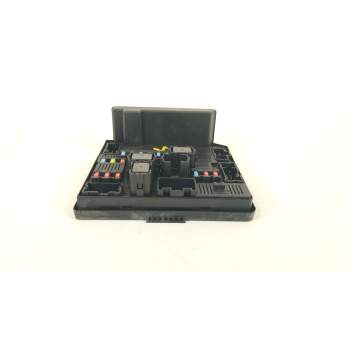 CAJA RELES / FUSIBLES 284B7JD02A 