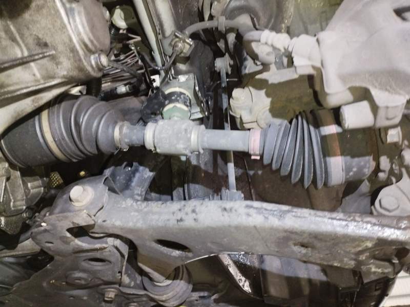 TRANSMISION DELANTERA IZQUIERDA GG6825600A 