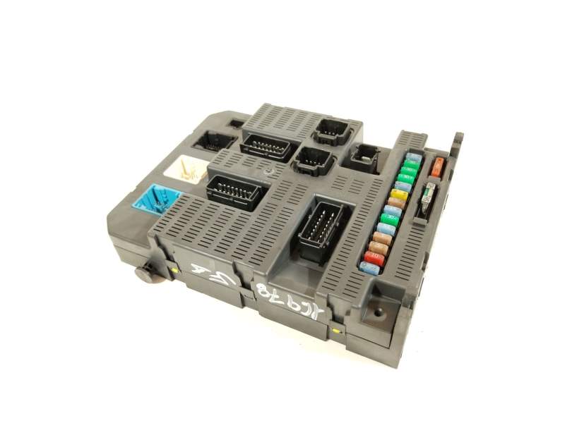 CAJA RELES / FUSIBLES 9663798580 BSI2004P09 