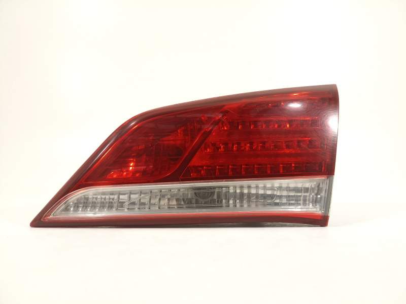PILOTO TRASERO DERECHO 924043Z300 
