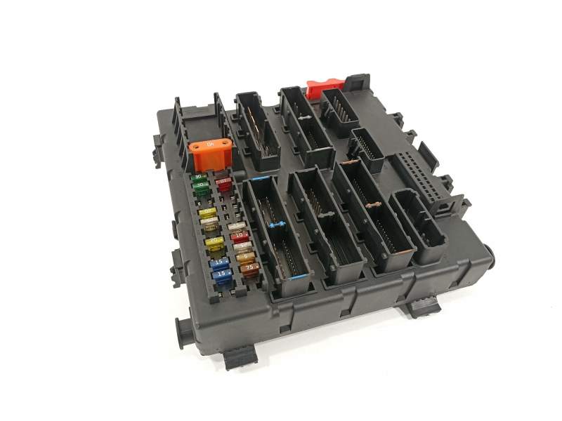 CAJA RELES / FUSIBLES 13170892 519047104 