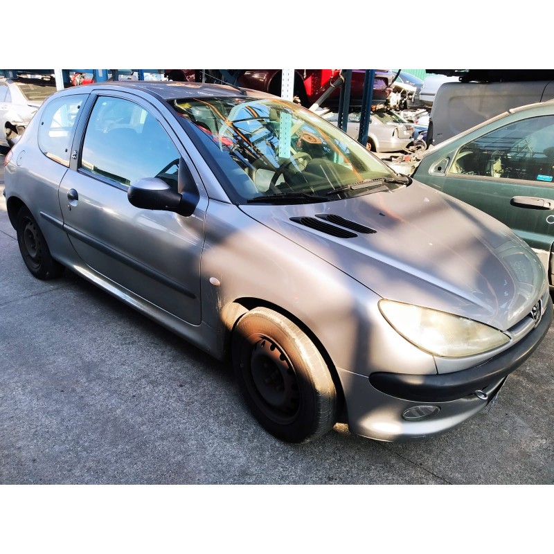 peugeot 206 berlina del año 2002