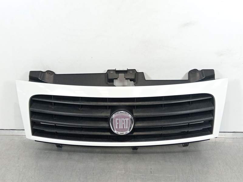 REJILLA DELANTERA 1497652898 