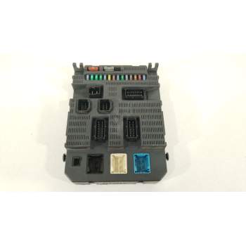 CAJA RELES / FUSIBLES 9664532580 BSI2004P10 