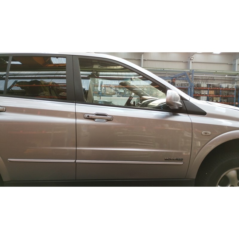 Recambio de puerta delantera derecha para ssangyong kyron 200 xdi limited referencia OEM IAM   