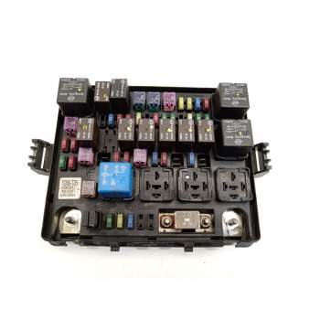 CAJA RELES / FUSIBLES Y280T05 07K22DAK6367