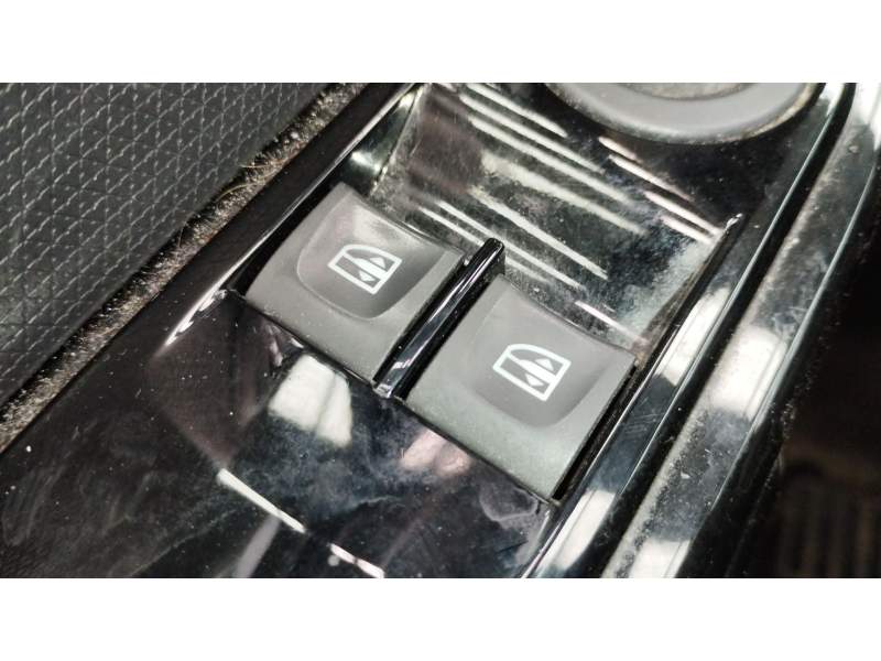 MANDO ELEVALUNAS DELANTERO IZQUIERDO 254118722R 