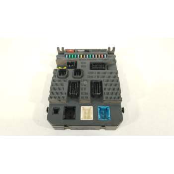 CAJA RELES / FUSIBLES 9663798480 BSI2004P08 