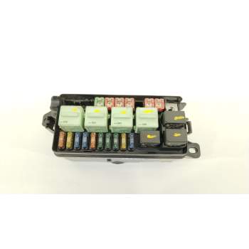 CAJA RELES / FUSIBLES 183925011003 61146906614 690660402