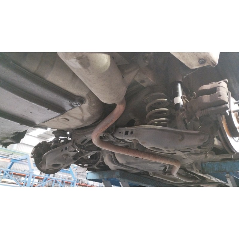 Recambio de puente trasero para toyota avensis (t27) active referencia OEM IAM   