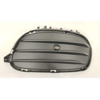 REJILLA PARAGOLPES DERECHA A1568858800 