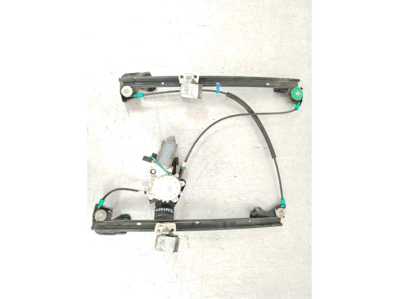 ELEVALUNAS DELANTERO DERECHO LR006371 