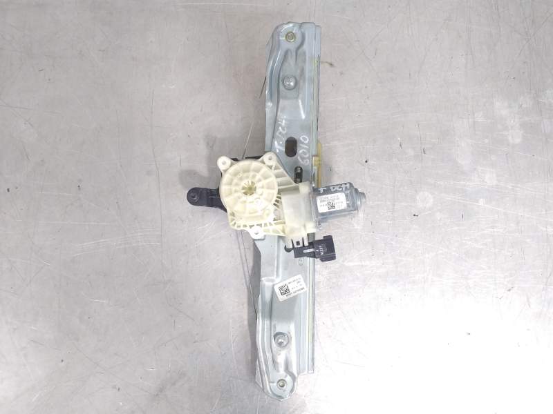 ELEVALUNAS TRASERO DERECHO BM51A27000BE A65083112 924131104
