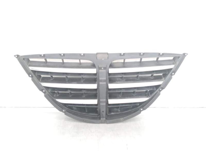 REJILLA DELANTERA 7945121010 7945021010