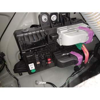 CAJA RELES / FUSIBLES 13277317 