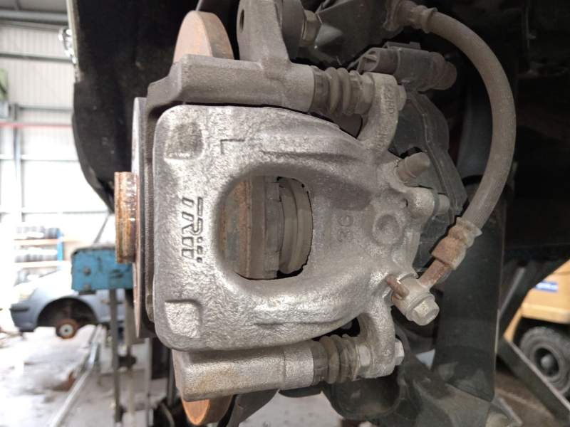 PINZA FRENO TRASERA IZQUIERDA 440114EA0A 