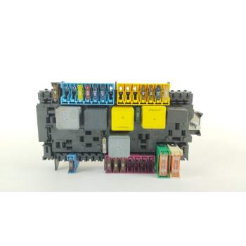 CAJA RELES / FUSIBLES A2469060093 