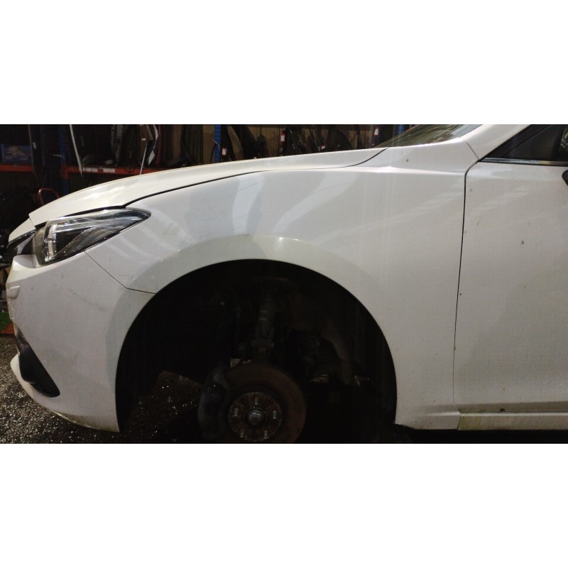 Recambio de aleta delantera izquierda para mazda 3 lim. () center-line referencia OEM IAM   