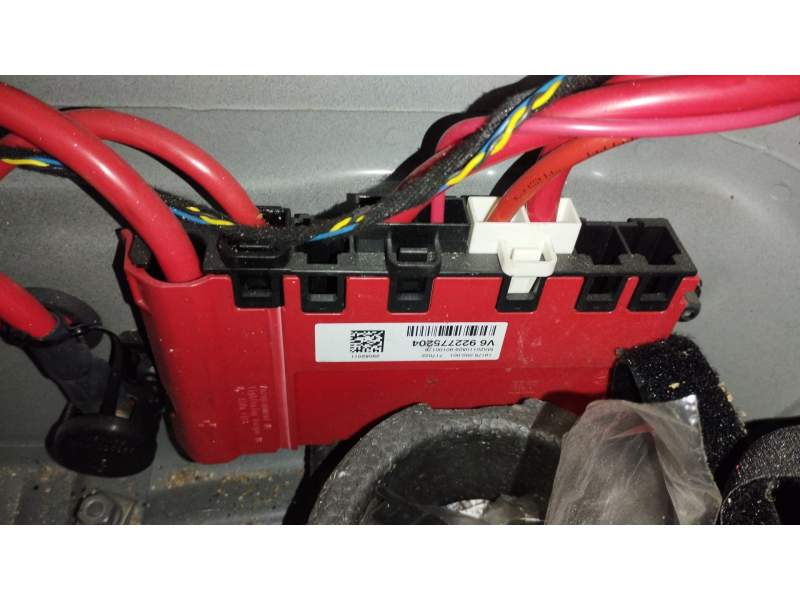 CAJA RELES / FUSIBLES 922775204 