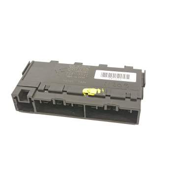 CAJA RELES / FUSIBLES 8264147020 
