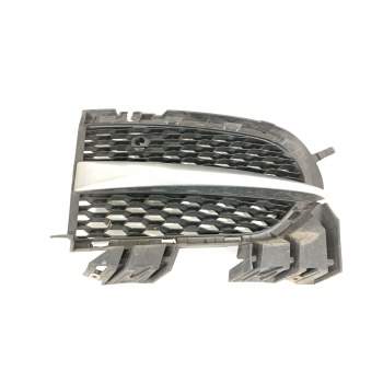 REJILLA PARAGOLPES DERECHA GX6M8B289D 
