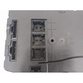CAJA RELES / FUSIBLES 8200525384 