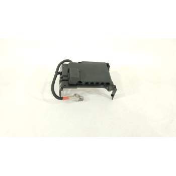 CAJA RELES / FUSIBLES 1EA937548 1EA915429B 