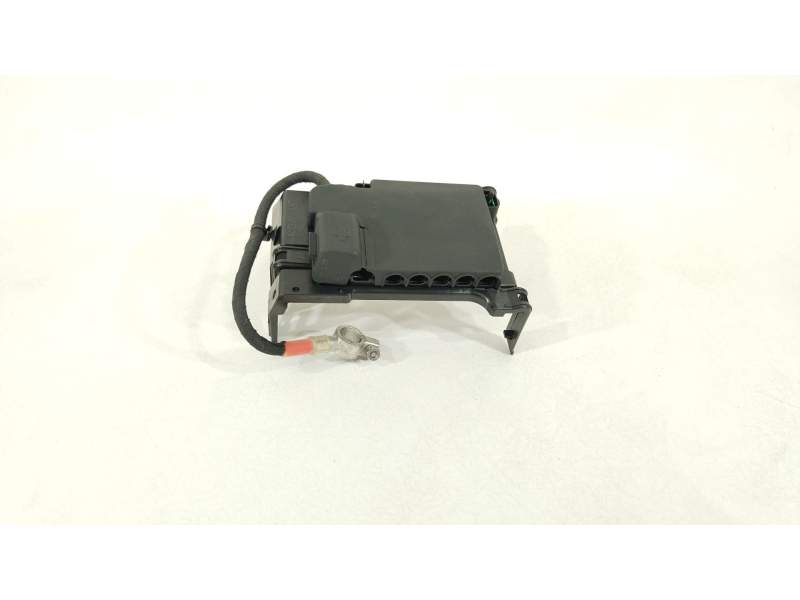 CAJA RELES / FUSIBLES 1EA937548 1EA915429B 