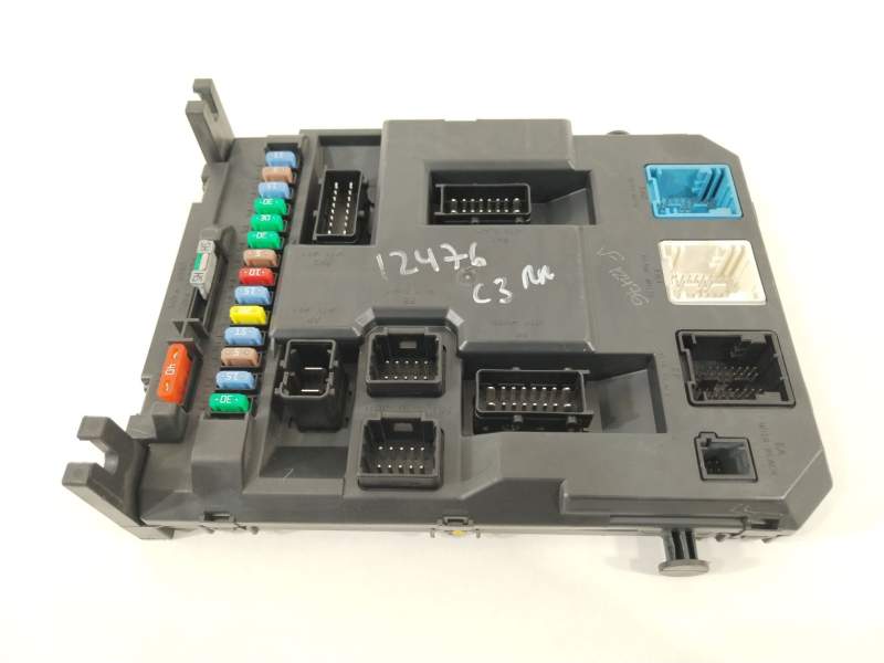 CAJA RELES / FUSIBLES 9666952280 