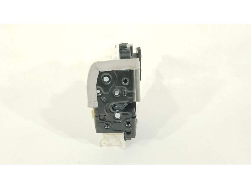 CERRADURA PUERTA DELANTERA IZQUIERDA 4K1837015N 