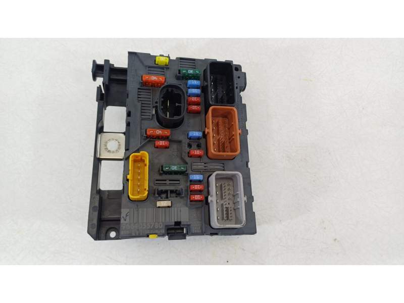 CAJA RELES / FUSIBLES 9664055780 BSML1100