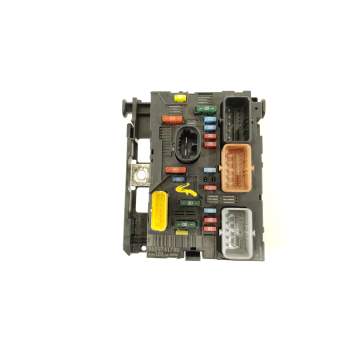 CAJA RELES / FUSIBLES 9659741780 BSML0300