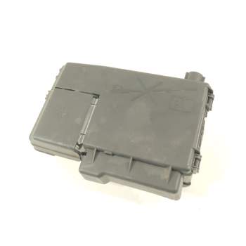 CAJA RELES / FUSIBLES 13285113 