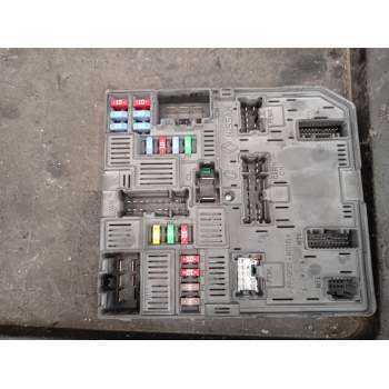 CAJA RELES / FUSIBLES 284B69501R 